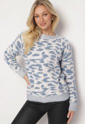 Szaro-Niebieski Sweter z Wełną o Klasycznym Kroju Zdobiony Wzorem w Cętki Zinarisa. Niebieskie swetry nierozpinane damskie Born2be, na zimę, l, z aplikacjami, z wełny, klasyczne, bez kołnierzyka, bez ramiączek. Za 64.99 zł.