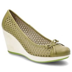 Zielone Półbuty Simen Eleganckie Buty Na Koturnie. Zielone półbuty damskie Simen, bez wzorów, z nubiku, eleganckie, bez obcasa, na koturnie, bez zapięcia. Za 179.00 zł.