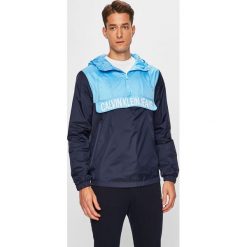 Calvin Klein Jeans - Kurtka. Niebieskie kurtki męskie Calvin Klein Jeans, l, bez wzorów, z jeansu, z kapturem. W wyprzedaży za 319.90 zł.