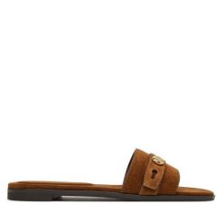 Klapki Tory Burch. Brązowe klapki damskie Tory Burch, bez wzorów, bez obcasa, bez zapięcia. Za 1,549.00 zł.