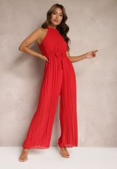 Czerwony Kombinezon z Dekoltem Typu Halter i Gumką w Talii Zolefia. Czerwone sukienki damskie Renee, bez wzorów, eleganckie, bez kołnierzyka, bez ramiączek. Za 69.99 zł.