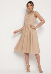 Beżowa Klasyczna Rozkloszowana Sukienka Vices Tolissela. Brązowe sukienki damskie Born2be, na co dzień, l, z aplikacjami, eleganckie, bez kołnierzyka, bez ramiączek, midi, rozkloszowane. Za 119.99 zł.
