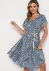Niebieska Wiskozowa Sukienka Rozkloszowana we Wzór Paisley Mastis. Niebieskie sukienki damskie Born2be, na imprezę, uniwersalny, bez wzorów, z wiskozy, eleganckie, bez kołnierzyka, bez ramiączek, midi, rozkloszowane. Za 64.99 zł.