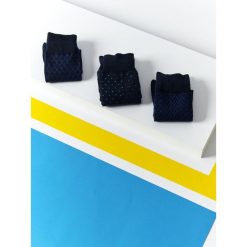 3PACK SKARPETKI MĘSKIE. Skarpety męskie TOP SECRET, bez wzorów, z dzianiny. W wyprzedaży za 14.99 zł.
