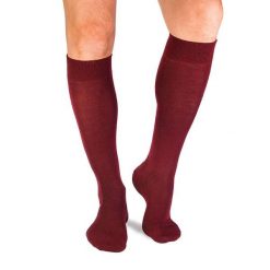 Długie kompresyjne skarpety 3/4 z wełny merino w kolorze wiśniowym. Czerwone skarpetki damskie OEM, bez wzorów, z wełny. Za 95.49 zł.