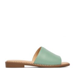 Klapki Lasocki. Zielone klapki damskie Lasocki, bez wzorów, bez obcasa, bez zapięcia. Za 139.99 zł.