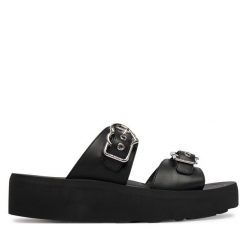 Klapki LOVE MOSCHINO. Czarne klapki damskie Love Moschino, bez wzorów, bez obcasa, bez zapięcia. Za 909.99 zł.