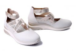 RIEKER REMONTE D2411-81 white combination, półbuty damskie. Brązowe półbuty damskie Rieker Remonte, na lato, bez wzorów, bez obcasa, na koturnie, bez zapięcia. Za 369.90 zł.
