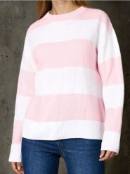 Sweter w pasy - różowy. Czerwone swetry nierozpinane damskie Sinsay, l, bez wzorów, bez kołnierzyka, bez ramiączek. Za 39.99 zł.