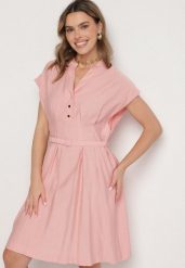 Różowa Sukienka z Wiskozy o Rozkloszowanym Kroju z Paskiem Sepina. Czerwone sukienki damskie Born2be, na co dzień, na lato, l, z aplikacjami, z wiskozy, eleganckie, bez kołnierzyka, bez ramiączek, midi, rozkloszowane. Za 99.99 zł.
