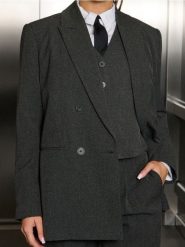 Żakiet - szary. Szare marynarki i żakiety damskie Sinsay, bez wzorów, bez kołnierzyka, bez ramiączek. Za 79.99 zł.