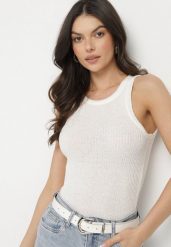 Biały Top z Prążkowanego Materiału Ovilora. Białe topy damskie Born2be, uniwersalny, bez wzorów, z jeansu, bez kołnierzyka, bez ramiączek. Za 49.99 zł.