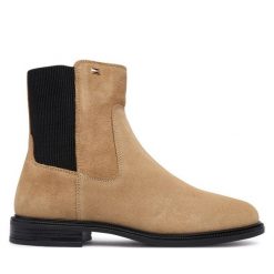 Sztyblety Tommy Hilfiger. Brązowe botki damskie Tommy Hilfiger, bez wzorów, bez obcasa, na płaskiej podeszwie, bez zapięcia. Za 649.99 zł.
