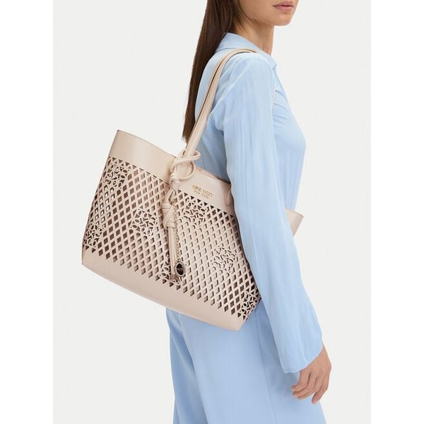 Torebka Nine West. Brązowe shopperki damskie Nine West, bez wzorów, bez dodatków. Za 165.99 zł.