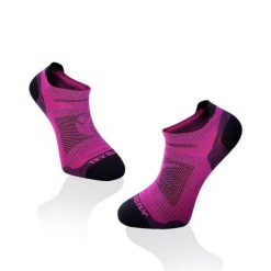 Krótkie skarpetki do turystyki górskiej Fuksja. Czerwone skarpetki damskie TRY TO FLY, bez wzorów. W wyprzedaży za 61.18 zł.