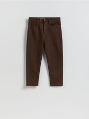 Jeansy mom fit z krótszą nogawką - dark grey jeans. Szare jeansy damskie Reserved, bez wzorów, z bawełny, krótkie. Za 129.99 zł.