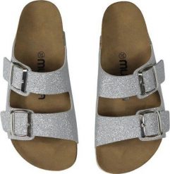 Mumka Shoes Klapki wegańskie z dwiema klamerkami brokatowe srebrne Mumka-41. Szare klapki damskie Mumka Shoes, bez wzorów, bez obcasa, bez zapięcia. Za 126.75 zł.