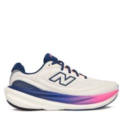 Buty do biegania New Balance. Białe obuwie sportowe damskie New Balance, bez wzorów, bez zapięcia, do biegania. Za 849.99 zł.