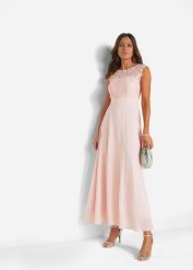 Długa sukienka wieczorowa z koronką. Niebieskie sukienki damskie bonprix, z aplikacjami, z koronki, eleganckie, bez kołnierzyka, bez ramiączek, maxi. Za 279.99 zł.