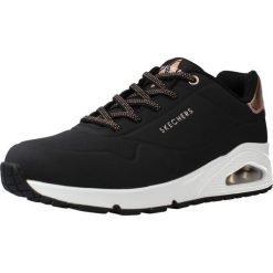 Tenisówki Skechers Model Shimmer Away Kolor Czarny. Czarne trampki i tenisówki damskie Skechers, bez wzorów, z gumy, bez zapięcia. Za 369.99 zł.