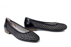 RIEKER 51960-00 black, baleriny damskie. Czarne balerinki damskie Rieker, na lato, bez wzorów, bez obcasa, na obcasie, bez zapięcia. Za 299.90 zł.