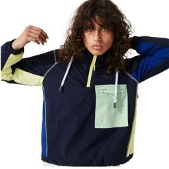 Kurtka sportowa damska Lacoste. Niebieskie kurtki sportowe damskie Lacoste, l, bez wzorów, z materiału, bez ramiączek, z kapturem, trekkingowe. Za 757.00 zł.