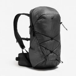 Plecak turystyczny Quechua MH500 Light 15 l. Czarne plecaki męskie QUECHUA, bez wzorów, z materiału. Za 199.99 zł.