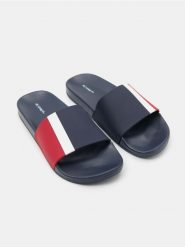 Klapki z kontrastowym paskiem - granatowy. Niebieskie klapki męskie Sinsay, bez wzorów, bez zapięcia. Za 29.99 zł.