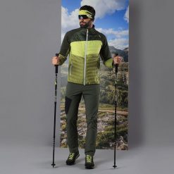 Kurtka hybrydowa CMP. Zielone kurtki sportowe męskie CMP, na jesień, m, bez wzorów, z elastanu, bez kaptura, trekkingowe. Za 403.95 zł.