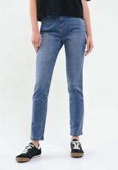 Niebieskie jeansy, Slim Fit, D-KELLY 36. Niebieskie jeansy damskie Volcano, bez wzorów, z bawełny. Za 169.99 zł.