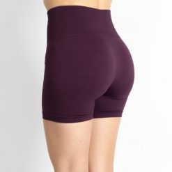 Szorty sportowe damskie Xtreme Sportswear. Fioletowe obuwie sportowe damskie XTREME SOCKSWEAR, bez wzorów, z elastanu, bez zapięcia, na fitness i siłownię. Za 133.99 zł.
