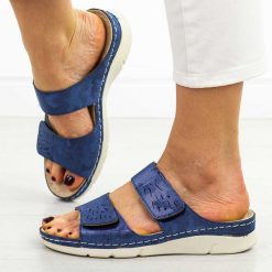 Granatowe klapki damskie Potocki 90321. Niebieskie klapki damskie POTOCKI, na lato, bez wzorów, ze skóry, klasyczne, bez obcasa, bez zapięcia. Za 119.00 zł.