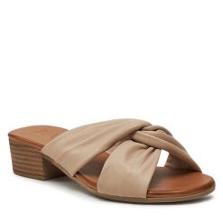Klapki Piazza. Brązowe klapki damskie Piazza, bez wzorów, bez obcasa, bez zapięcia. Za 349.99 zł.