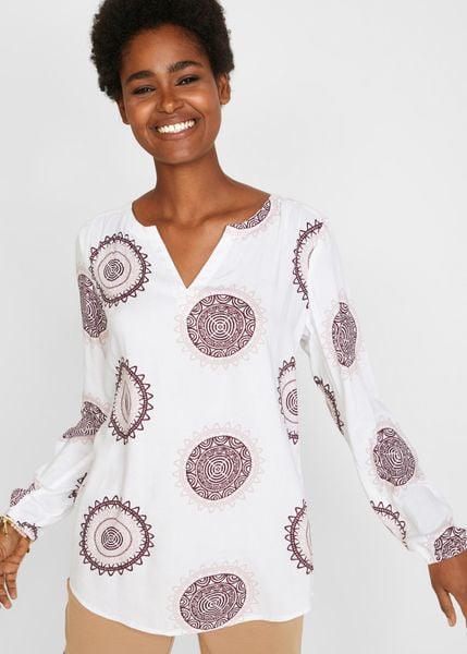 Bluzka tunikowa z miękkiej wiskozy. Białe bluzki damskie bonprix, bez wzorów, z wiskozy, bez kołnierzyka, bez ramiączek. Za 94.99 zł.