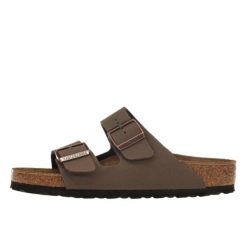 Klapki turystyczne uniseks Birkenstock Arizona 181. Brązowe klapki męskie Birkenstock, bez wzorów, z materiału, bez zapięcia. Za 573.00 zł.