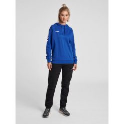 Bluza damska z kapturem Hummel hmlGO. Białe bluzy damskie Hummel, xs, bez wzorów, sportowe, bez ramiączek, z kapturem. Za 212.90 zł.