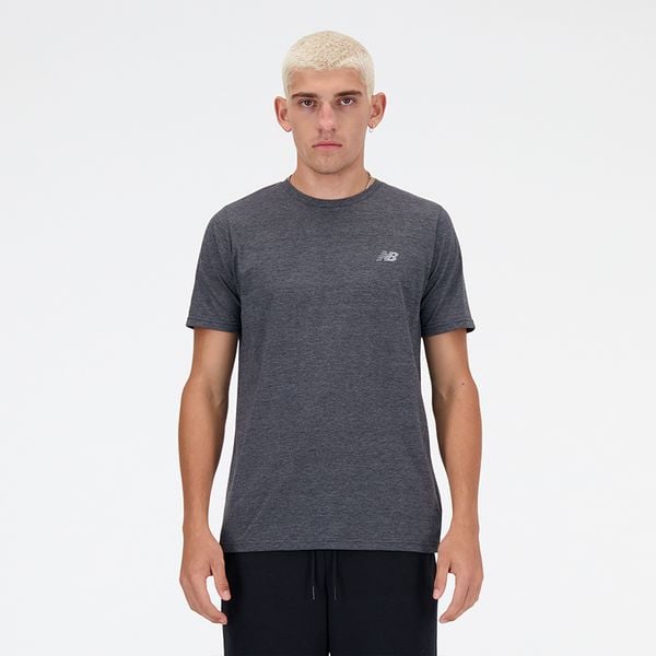 Koszulka męska New Balance MT41070BKH – szara. Szare koszulki sportowe męskie New Balance, m, bez wzorów, z bawełny, bez ramiączek, na fitness i siłownię. Za 149.99 zł.