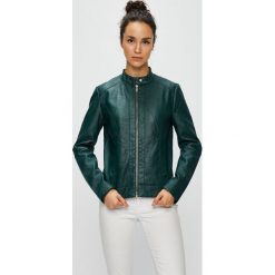 Jacqueline de Yong - Kurtka. Zielone kurtki damskie Jacqueline de Yong, bez wzorów, z bawełny, bez kaptura. W wyprzedaży za 79.90 zł.