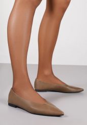 Jasnobrązowe Balerinki Vices ze Szpiczastym Noskiem i Wkładką ze Skóry Naturalnej Belvisse. Brązowe balerinki damskie Born2be, na wiosnę, bez wzorów, z jeansu, biznesowe, ze szpiczastym noskiem, bez obcasa, na obcasie, bez zapięcia. Za 54.99 zł.