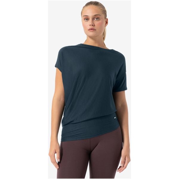 Koszulka z krótkim rękawem damska SUPER.NATURAL Yoga Loose Tee. Niebieskie bluzki damskie super.natural, bez wzorów, sportowe, bez kołnierzyka, bez ramiączek. Za 298.62 zł.