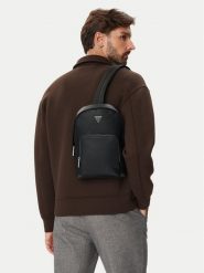 Guess Plecak HMMISL P6402 Czarny. Czarne plecaki męskie Guess, z aplikacjami, ze skóry. Za 364.99 zł.
