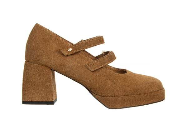 Czółenka Bayla-159 4544 008-P Camel Welur 159103, Skóra naturalna - 36. Brązowe czółenka damskie Bayla, bez wzorów, ze skóry, eleganckie, bez obcasa, na platformie, bez zapięcia. W wyprzedaży za 224.10 zł.