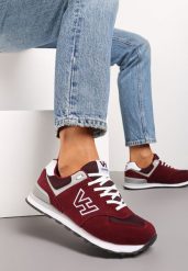 Bordowe Sznurowane Buty Sportowe z Naszywką z Boku Koriala. Czerwone obuwie sportowe damskie Born2be, z aplikacjami, bez zapięcia. Za 109.99 zł.