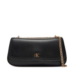 Torebka Calvin Klein. Czarne torebki do ręki damskie Calvin Klein, bez wzorów, bez dodatków. Za 369.99 zł.