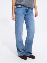 Jeansy straight comfort - niebieski. Niebieskie jeansy damskie Reserved, bez wzorów, z bawełny. Za 139.99 zł.