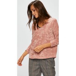 Vero Moda - Sweter. Czerwone swetry nierozpinane damskie Vero Moda, s, bez wzorów, z dzianiny, bez kołnierzyka, bez ramiączek. W wyprzedaży za 79.90 zł.