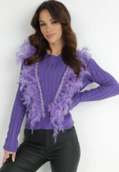 Ciemnofioletowy Sweter z Piórami Beliita. Fioletowe swetry nierozpinane damskie Born2be, z aplikacjami, z jeansu, eleganckie, bez kołnierzyka, bez ramiączek. Za 179.99 zł.