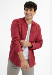 Bawełniana koszula, Regular Fit, K-BASTO. Czerwone koszule męskie Volcano, m, bez wzorów, z bawełny, klasyczne, bez kołnierzyka, bez ramiączek. Za 149.99 zł.