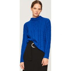 Sweter - Niebieski. Niebieskie swetry męskie Reserved, m, bez wzorów, bez kołnierzyka, bez ramiączek. Za 49.99 zł.