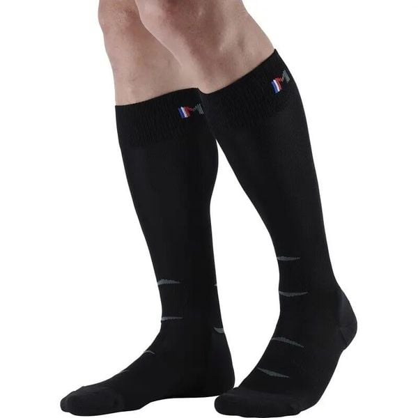 Skarpetki Monnet Skin Silk. Czarne skarpetki damskie MONNET, bez wzorów, z materiału. Za 191.00 zł.